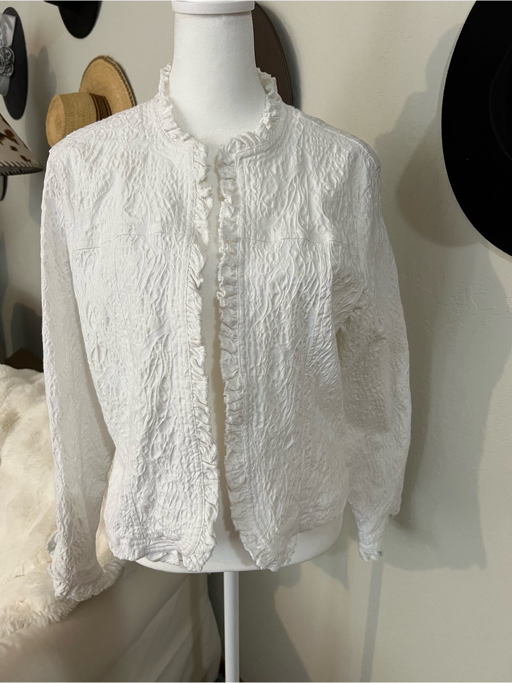 Coldwater Creek Women’s White Textured Ruffle Open-Front Stretchy Jacket SP